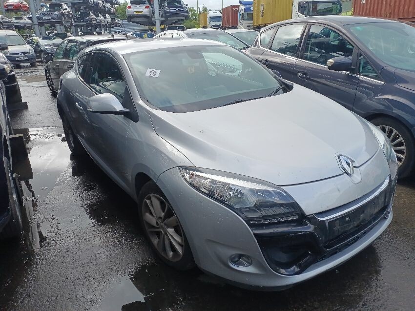 2012 RENAULT MEGANE