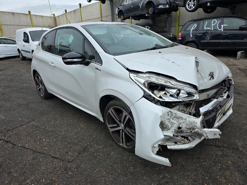 2016 PEUGEOT 208