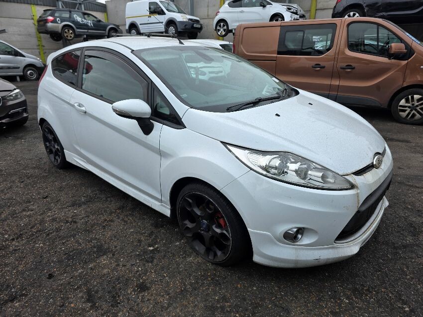 2011 FORD FIESTA