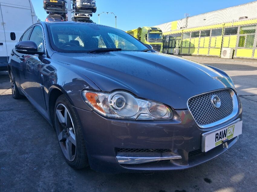2010 JAGUAR XF