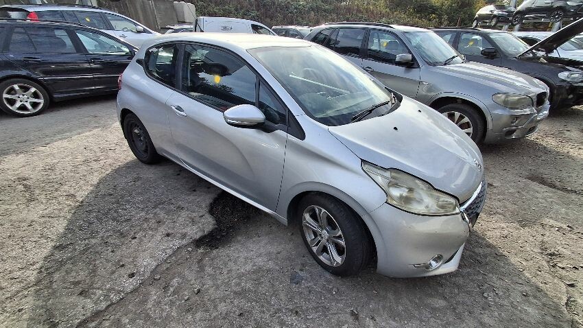 2013 PEUGEOT 208