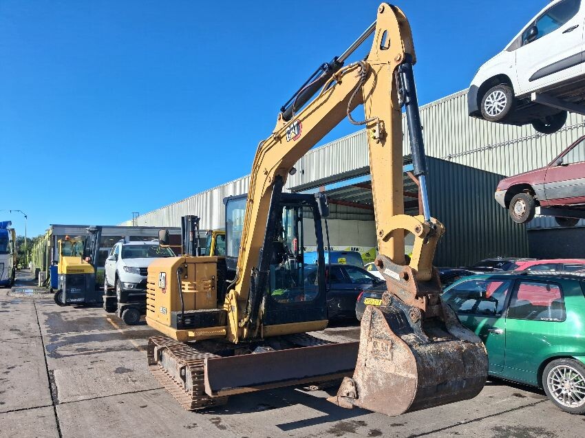  CAT DIGGER