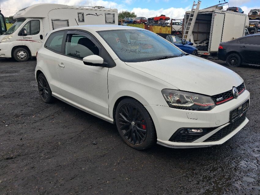 2016 VOLKSWAGEN POLO