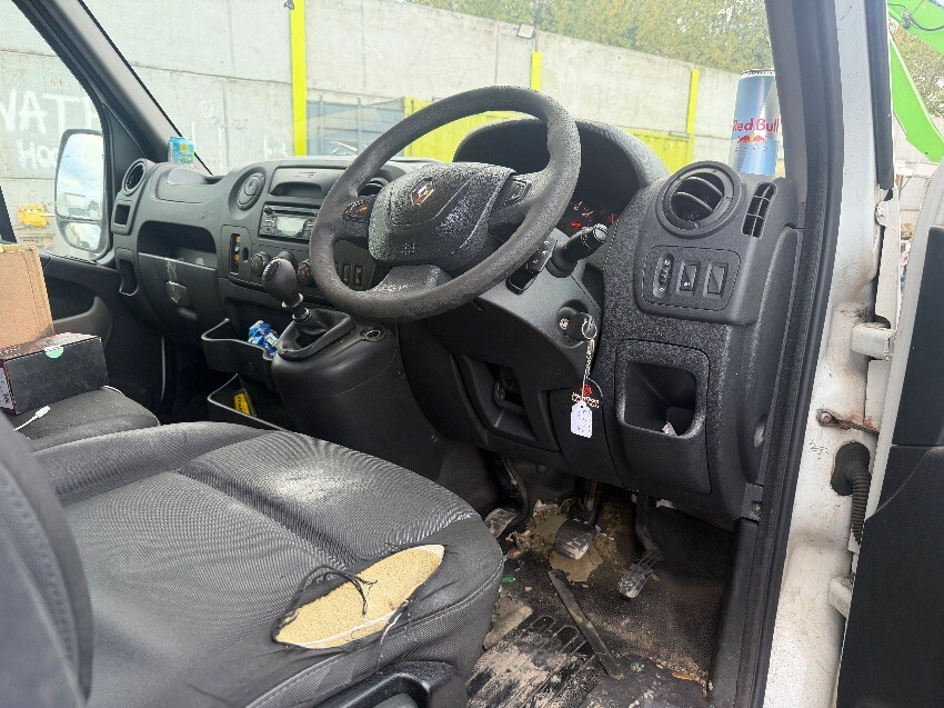 Used 2018 RENAULT TRUCKS MASTER for sale at online auction | RAW2K
