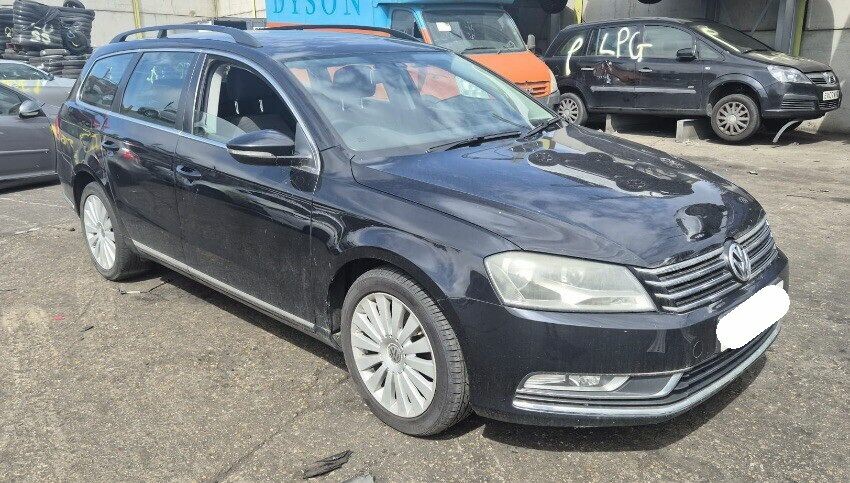 2011 VOLKSWAGEN PASSAT