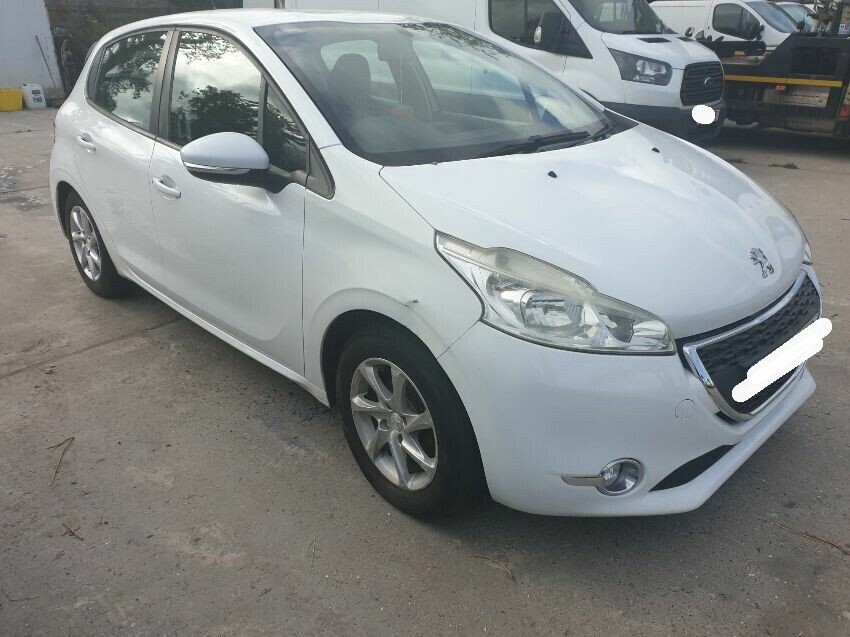 2014 PEUGEOT 208