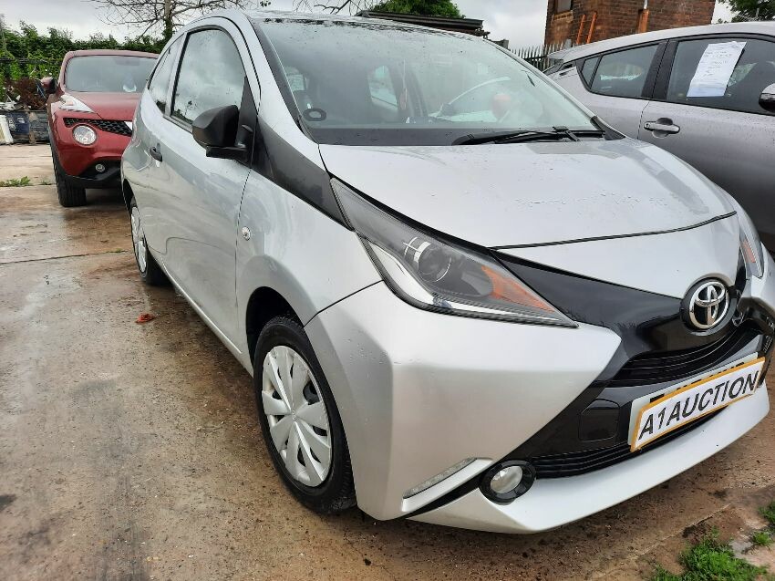 2015 TOYOTA AYGO