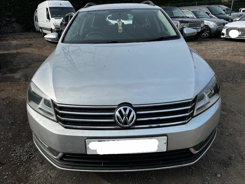 2011 VOLKSWAGEN PASSAT