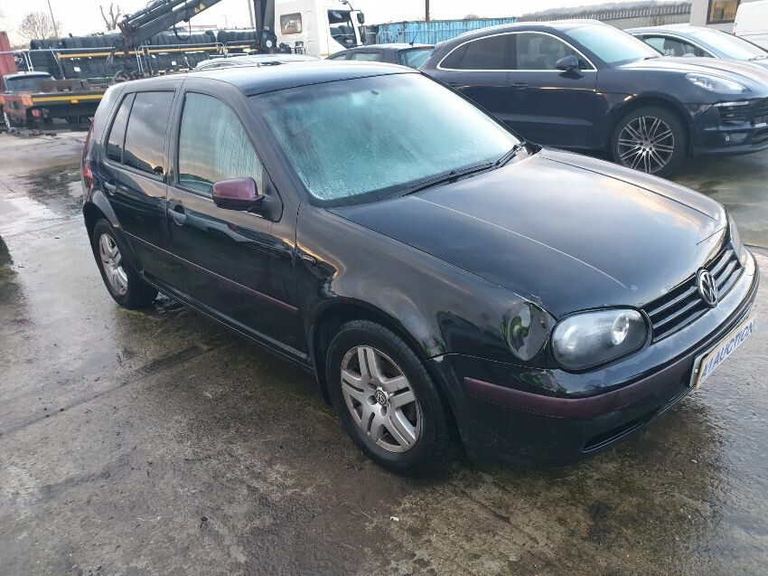 2003 VOLKSWAGEN GOLF