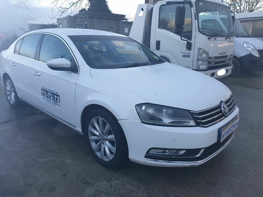 2013 VOLKSWAGEN PASSAT