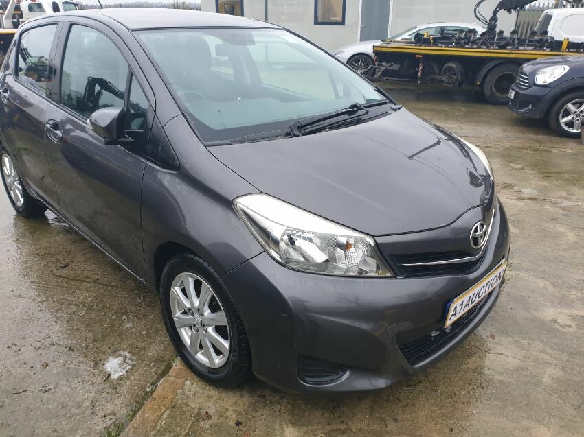 2012 TOYOTA YARIS