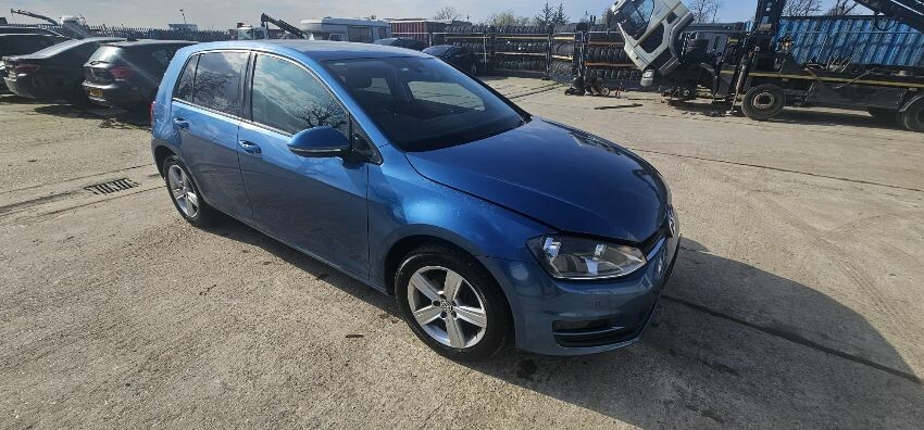 2015 VOLKSWAGEN GOLF