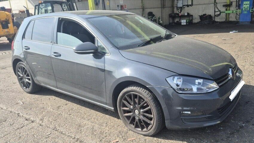 2015 VOLKSWAGEN GOLF