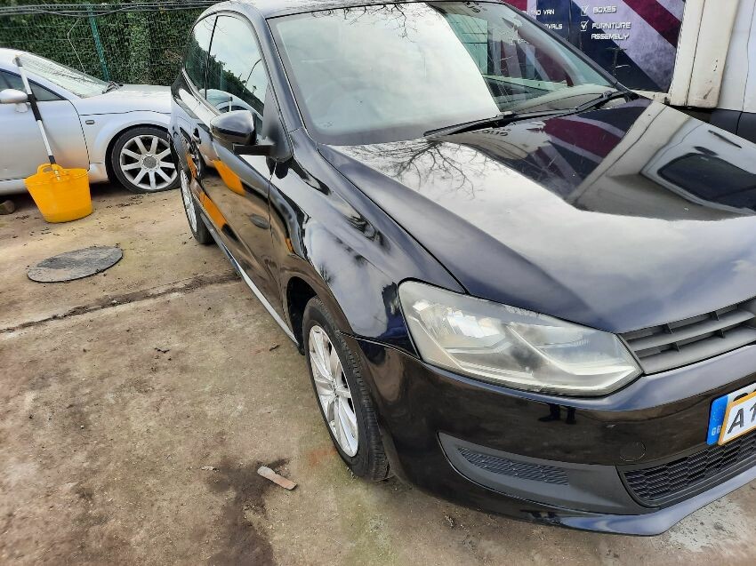 2014 VOLKSWAGEN POLO