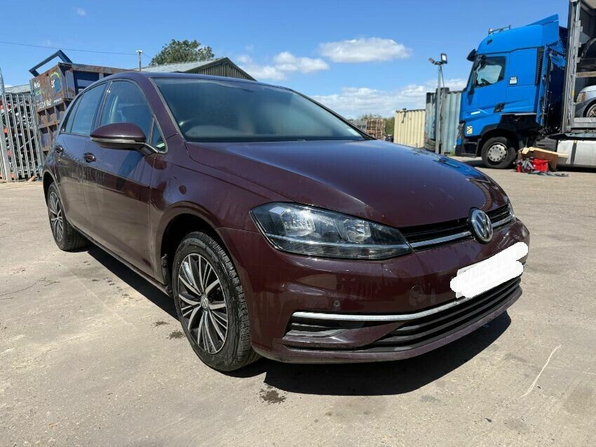 2017 VOLKSWAGEN GOLF